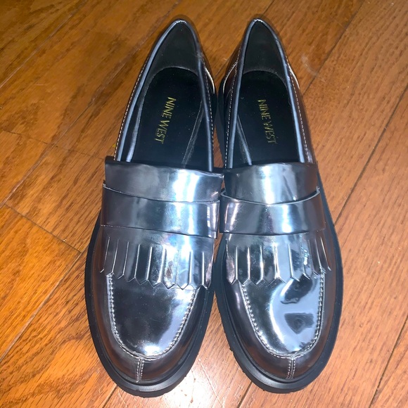 🤍 NEW! Metallic Stand Out Nine West Stacked Loafers - Picture 3 of 8